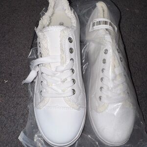 Women's White Casual Sneakers